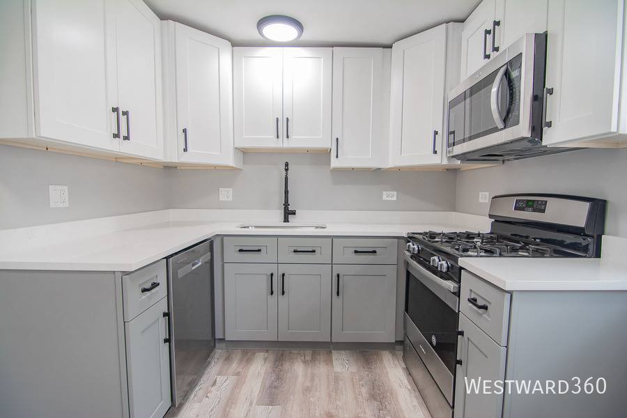 Apartment for rent at 6141 N Hermitage Ave #GD, Chicago, IL 60660