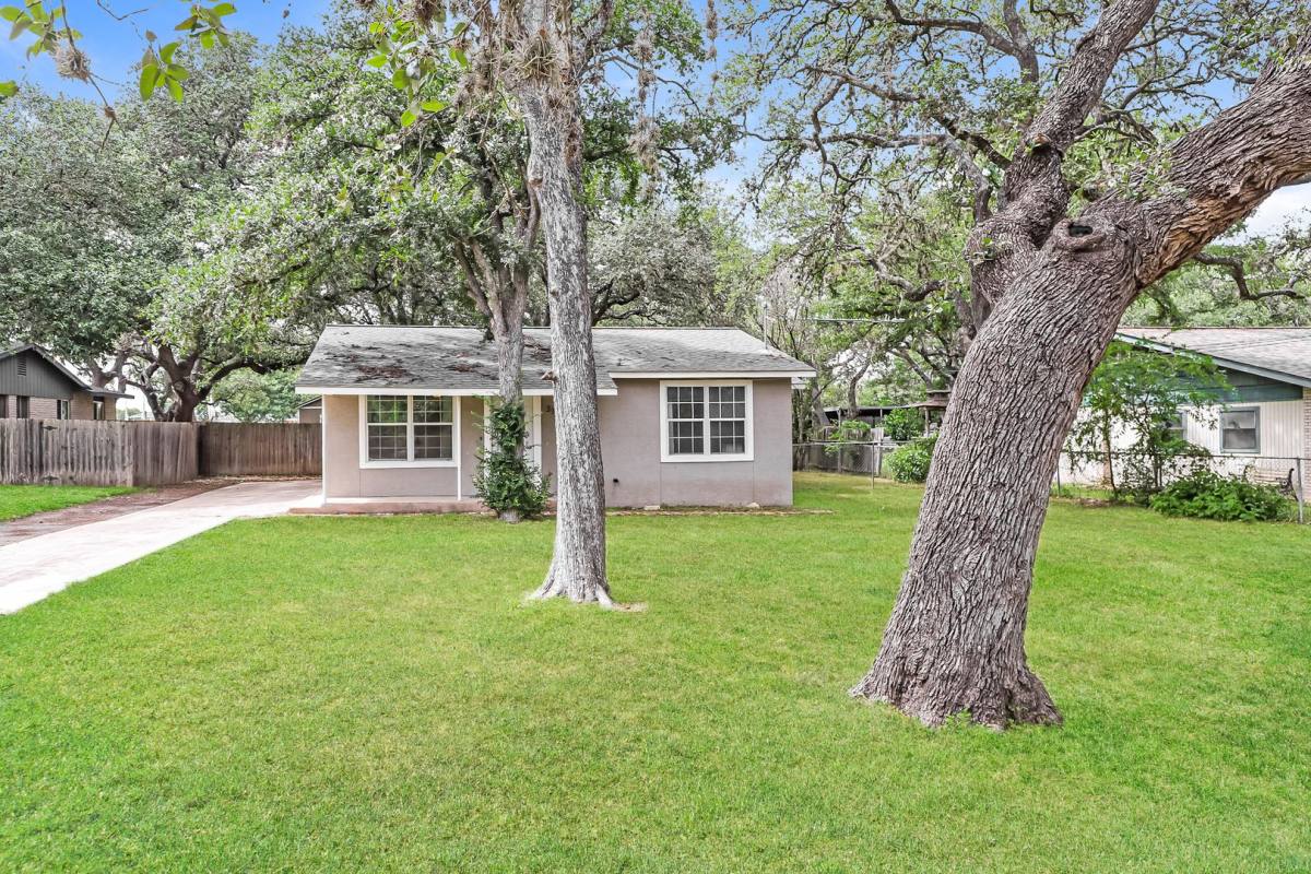 House for rent at 317 N Blvd, Universal City, TX 78148