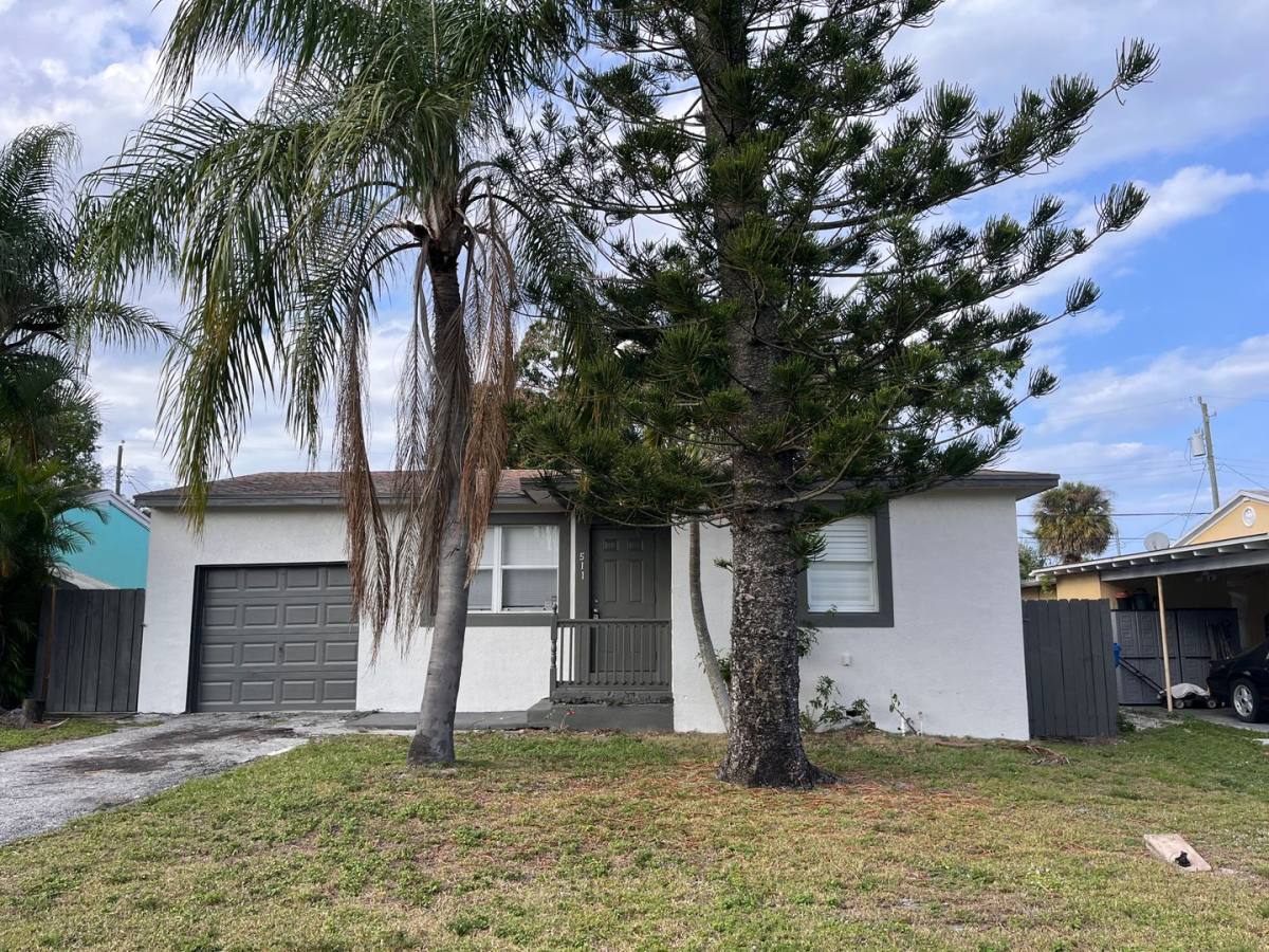 House for rent at 511 W Palm St, Lake Worth, FL 33462