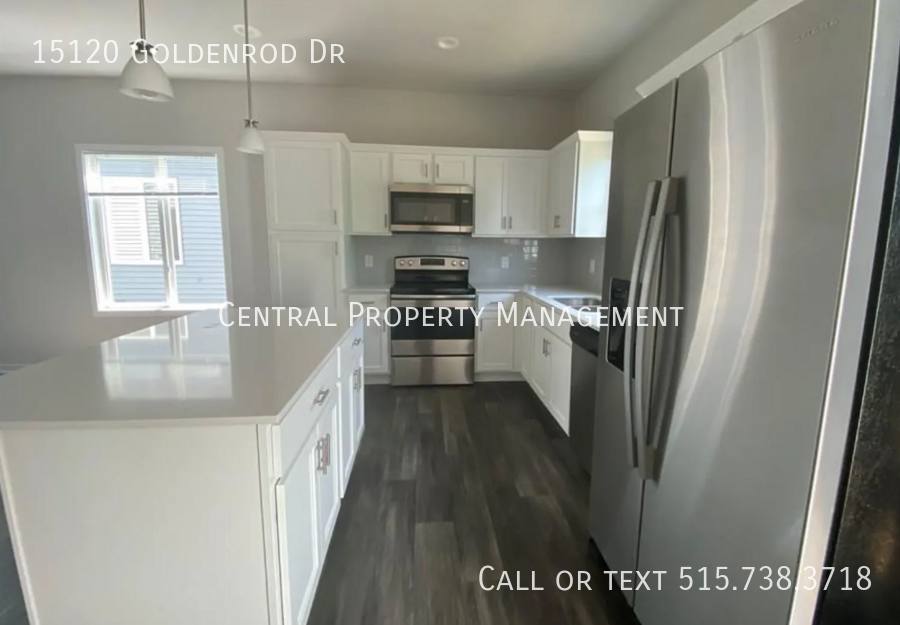 House for rent at 15120 Goldenrod Dr, Urbandale, IA 50323