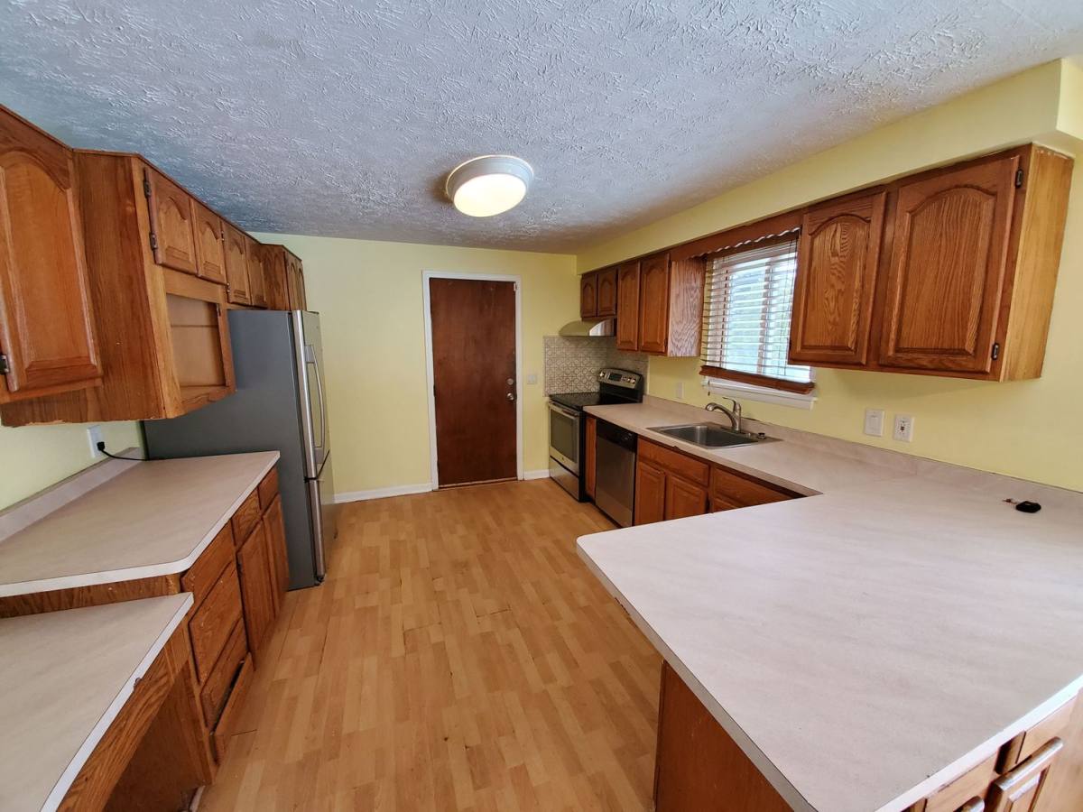 House for rent at 32 Golden Rod Lane, Rochester, NY 14623