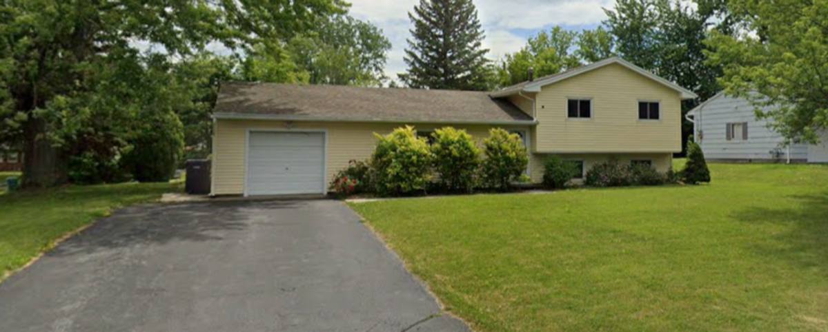 House for rent at 32 Golden Rod Lane, Rochester, NY 14623