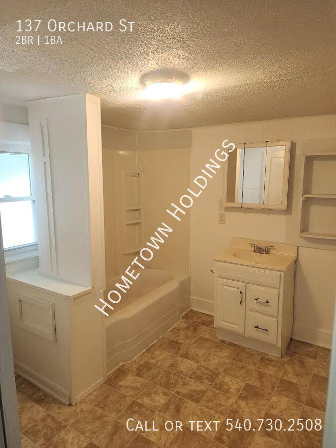 House for rent at 137 Orchard St, North Tazewell, VA 24630