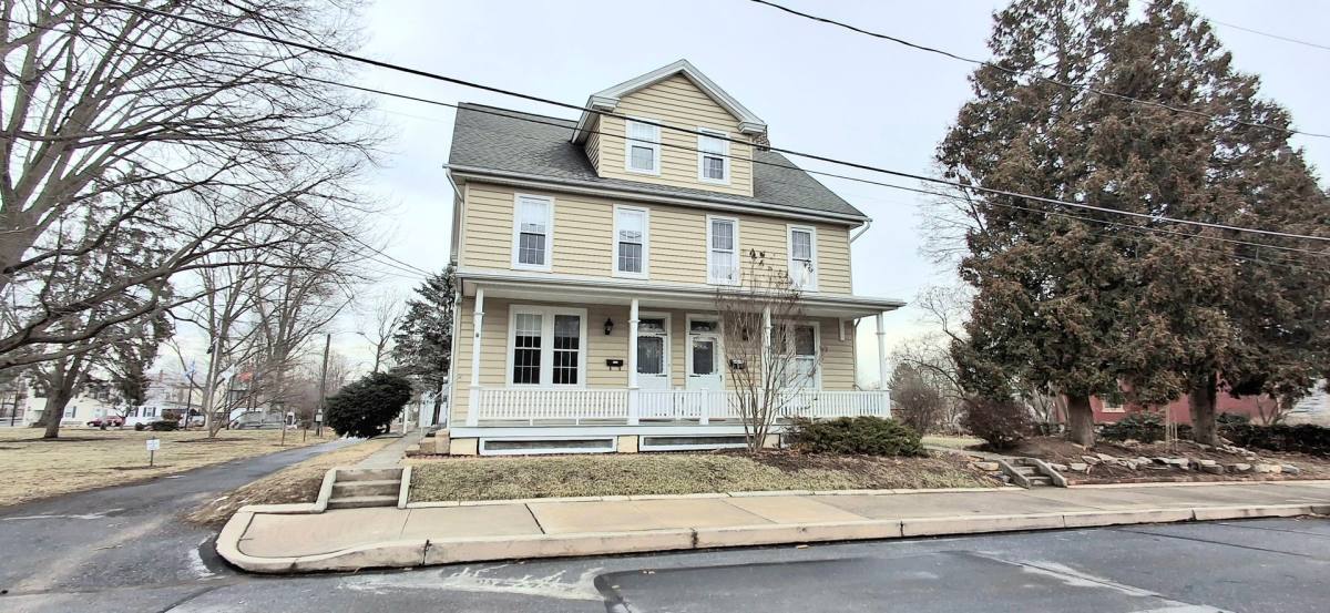 Apartment for rent at 115-117 S Market St, Mount Joy, PA 17552