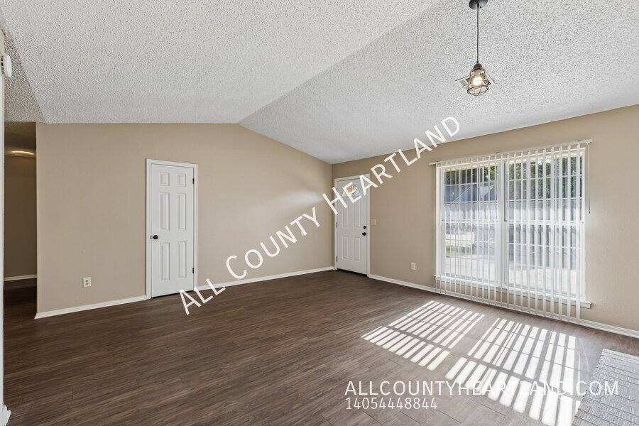 Apartment for rent at 119 Woodman Dr, Oklahoma City, OK 73110