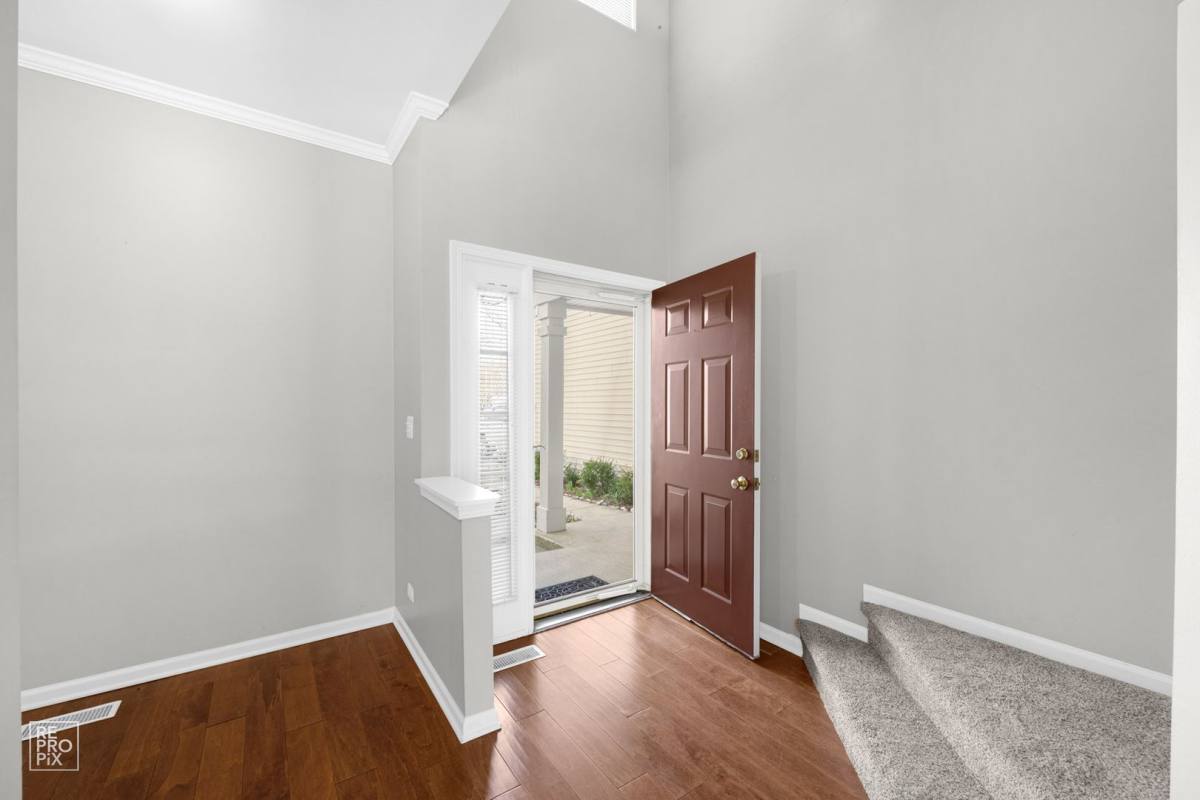 Townhouse for rent at 1353 Longchamps Court, Grayslake, IL 60030