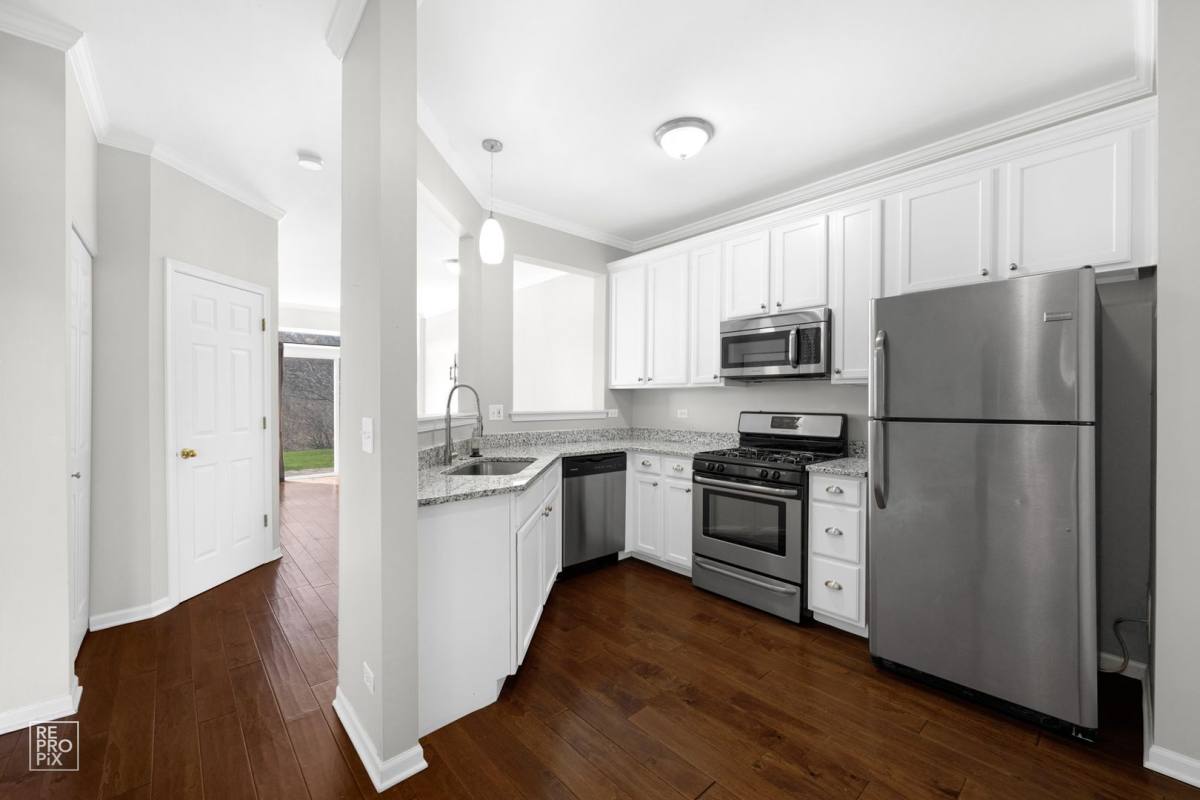 Townhouse for rent at 1353 Longchamps Court, Grayslake, IL 60030