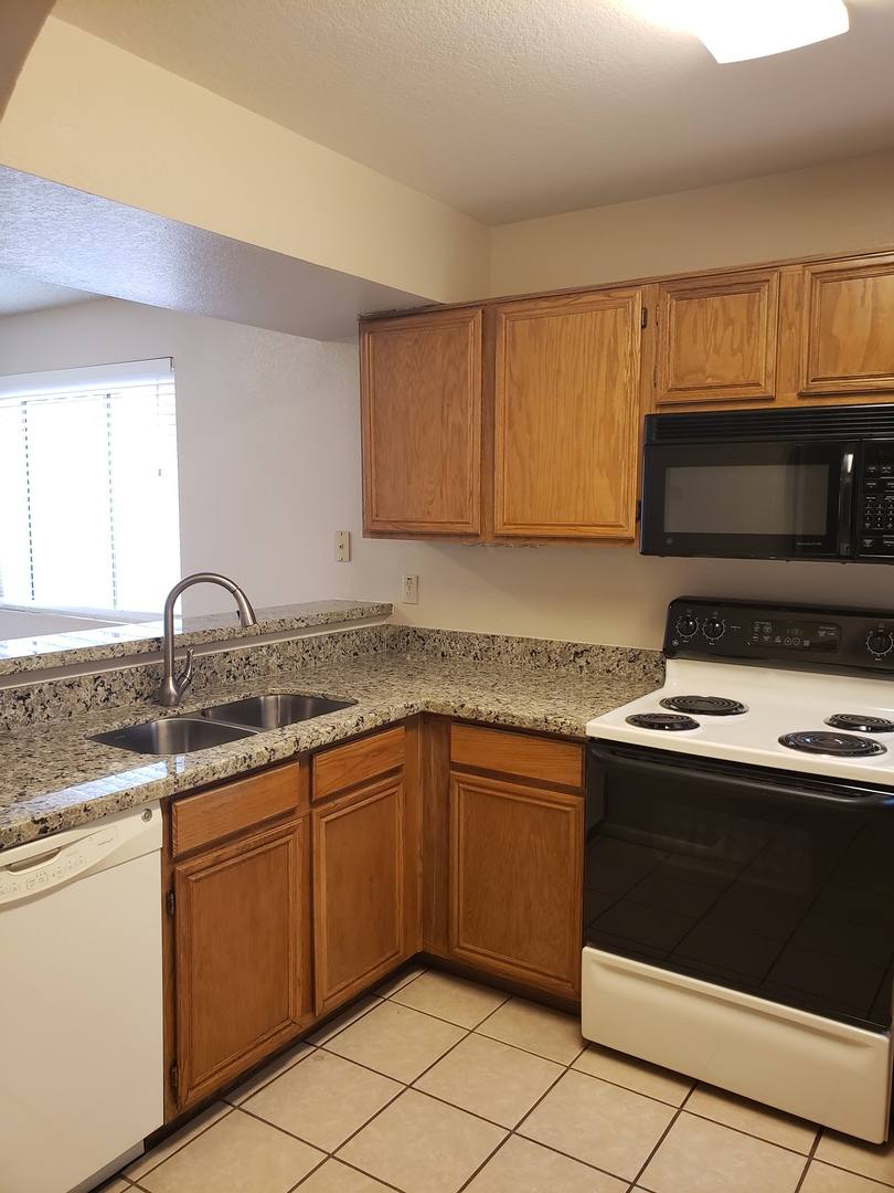 Townhouse for rent at 7040 W Olive Ave, Peoria, AZ 85345