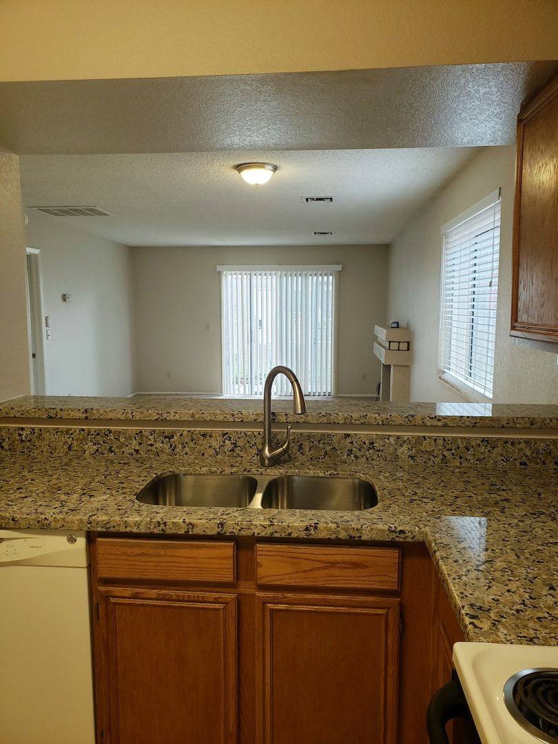 Townhouse for rent at 7040 W Olive Ave, Peoria, AZ 85345
