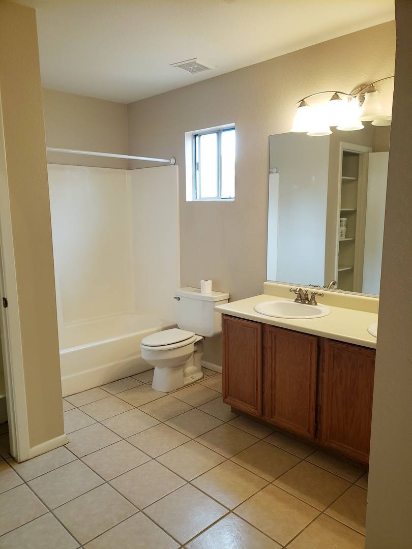 Townhouse for rent at 7040 W Olive Ave, Peoria, AZ 85345