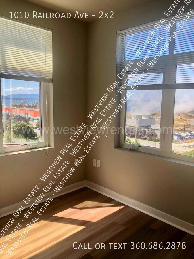 Apartment for rent at 1010 Railroad Ave #2X2, Bellingham, WA 98225