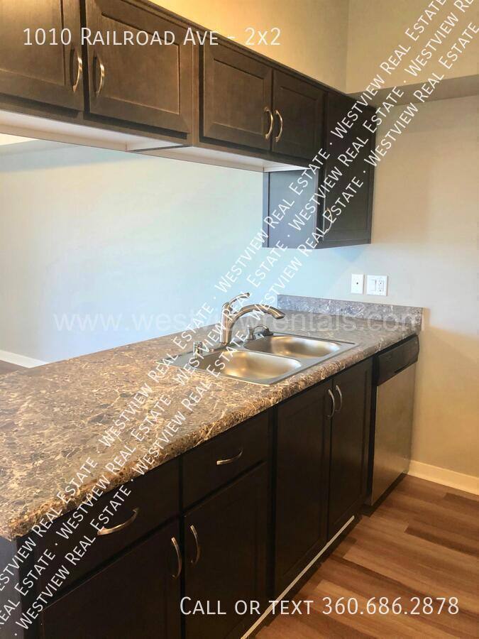 Apartment for rent at 1010 Railroad Ave #2X2, Bellingham, WA 98225
