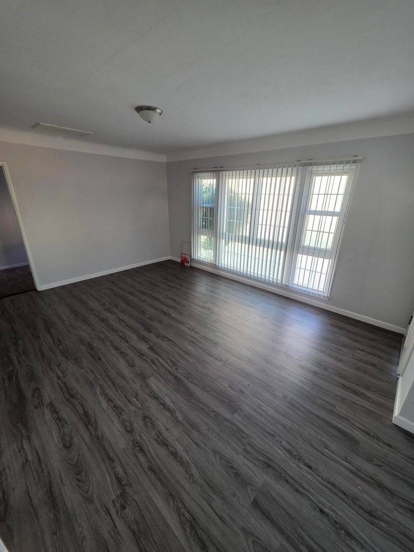 Apartment for rent at 5525-5535 W 118th St, Inglewood, CA 90304