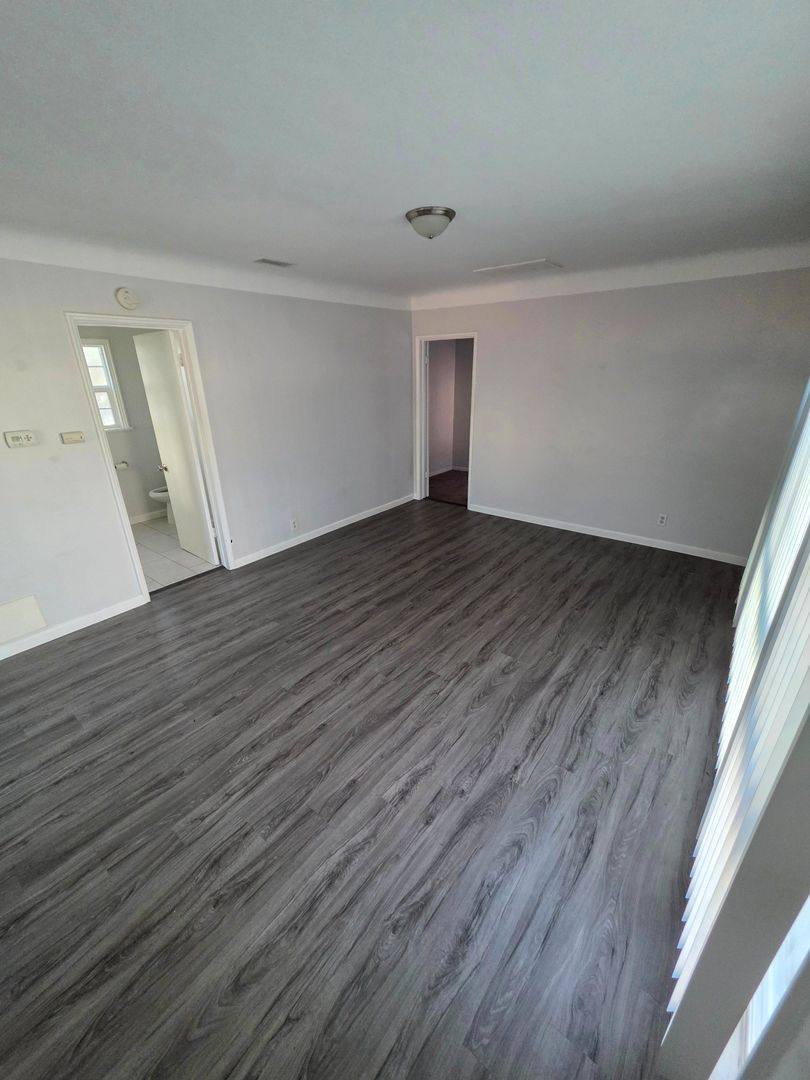 Apartment for rent at 5525-5535 W 118th St, Inglewood, CA 90304