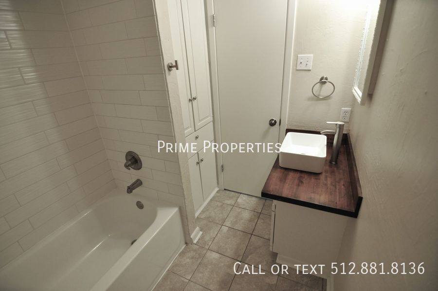Apartment for rent at 901 E Oltorf #101, Austin, TX 78704