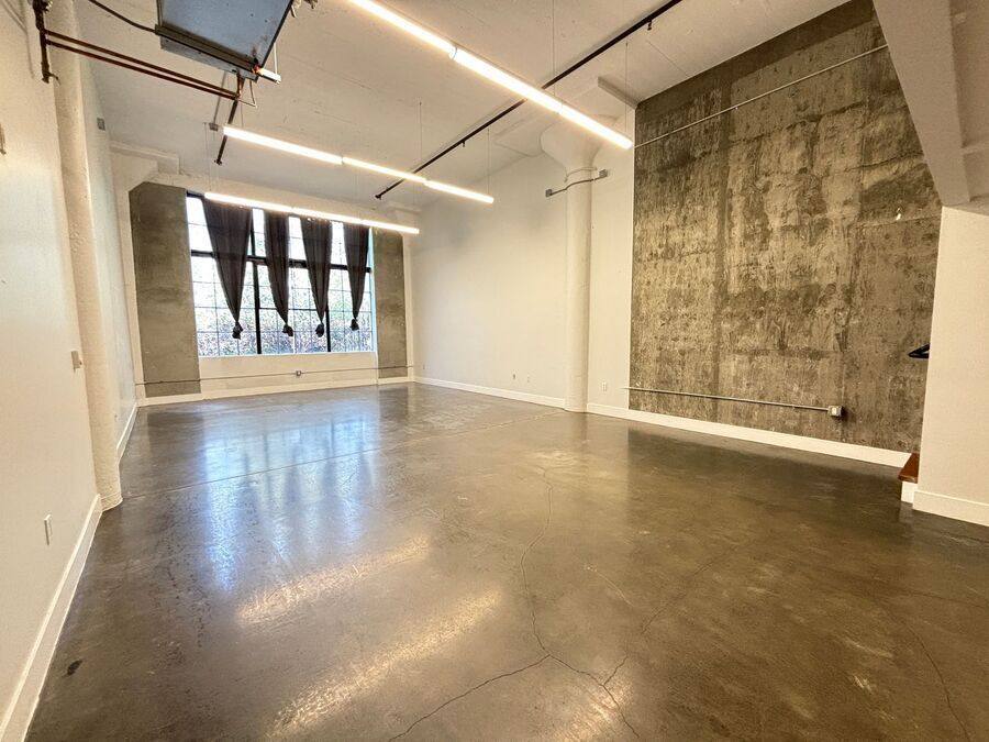 Apartment for rent at 5701 International Blvd #8, Oakland, CA 94621