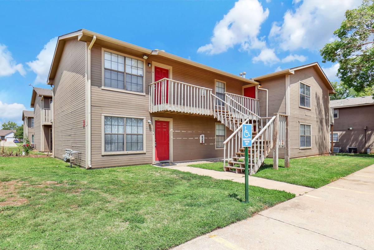 Apartment for rent at 6841 W Shade Lane, Wichita, KS 67212