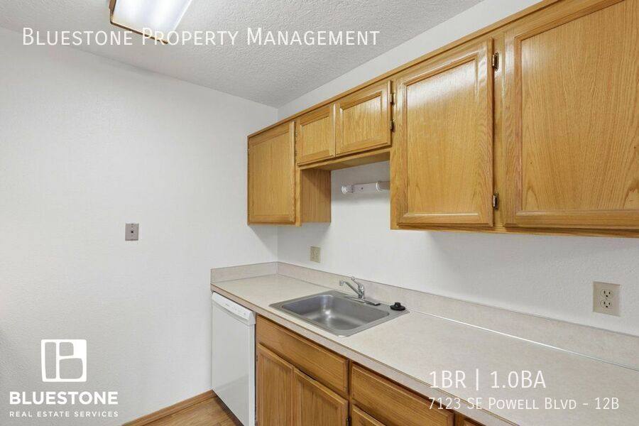 Apartment for rent at 7123 SE Powell Blvd #12B, Portland, OR 97206