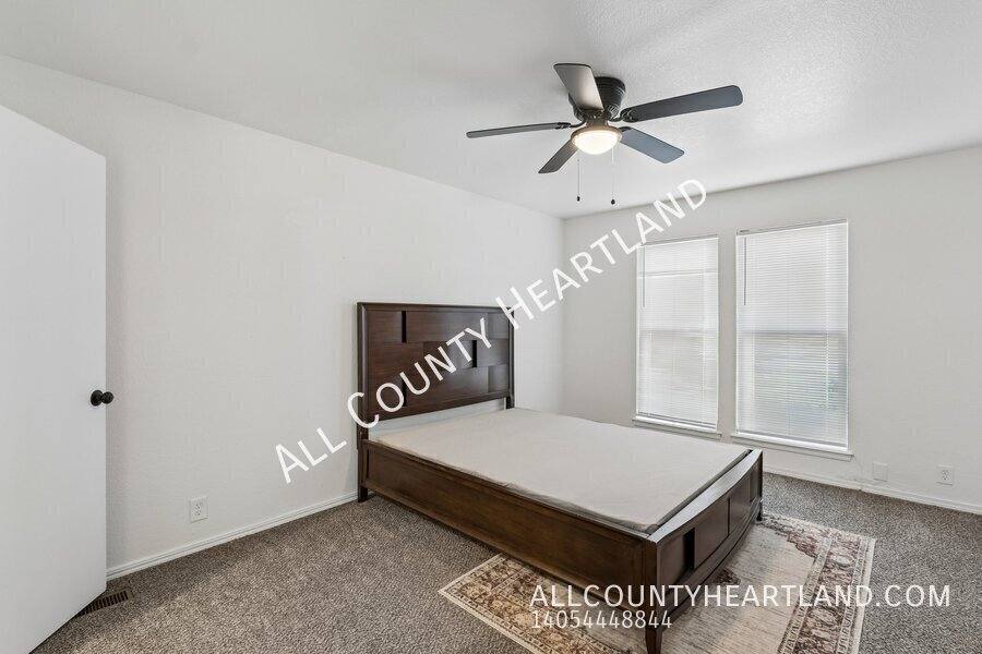 House for rent at 17116 Sunny Hollow Rd, Edmond, OK 73012