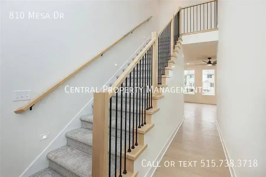 House for rent at 810 Mesa Dr, Waukee, IA 50263