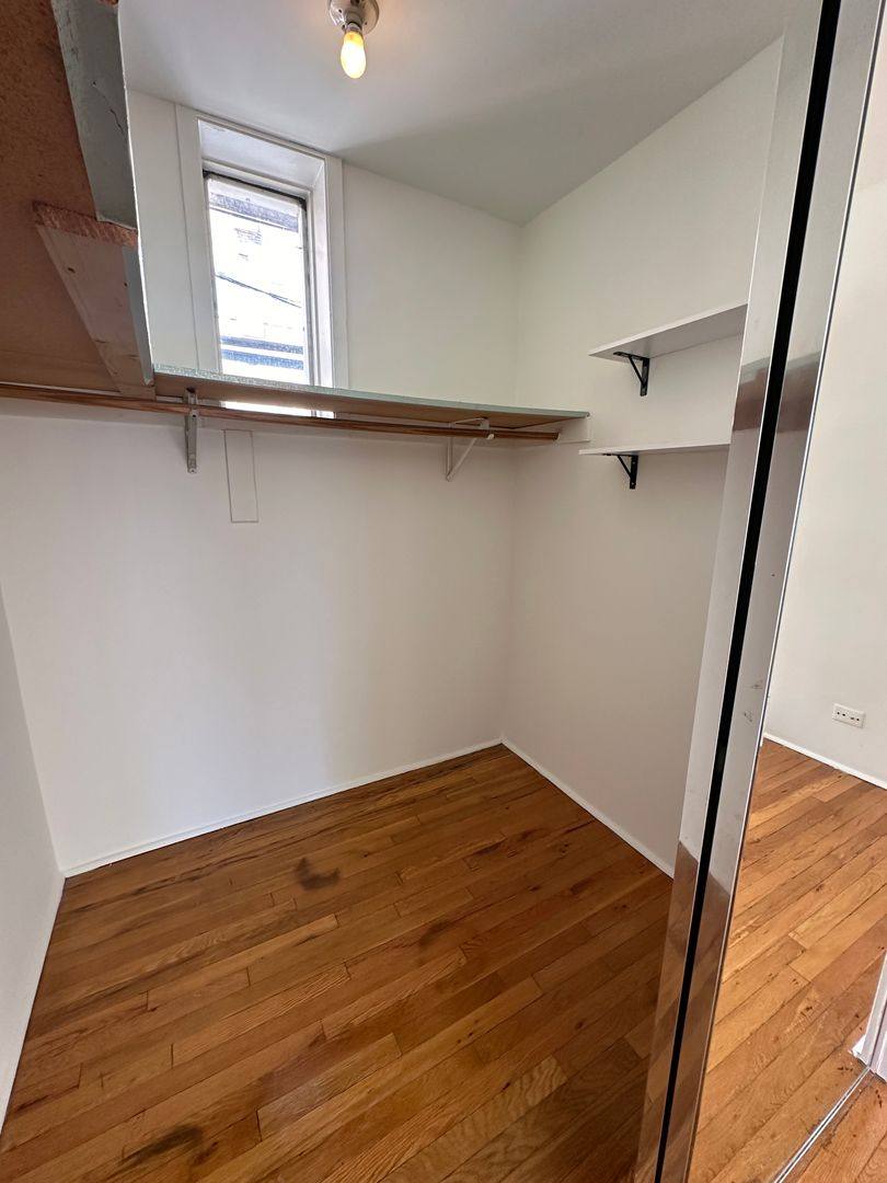 Apartment for rent at 5528 N Kenmore Ave, Chicago, IL 60640