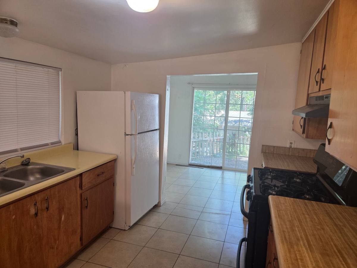 House for rent at 22878 E Ave, Twain Harte, CA 95383