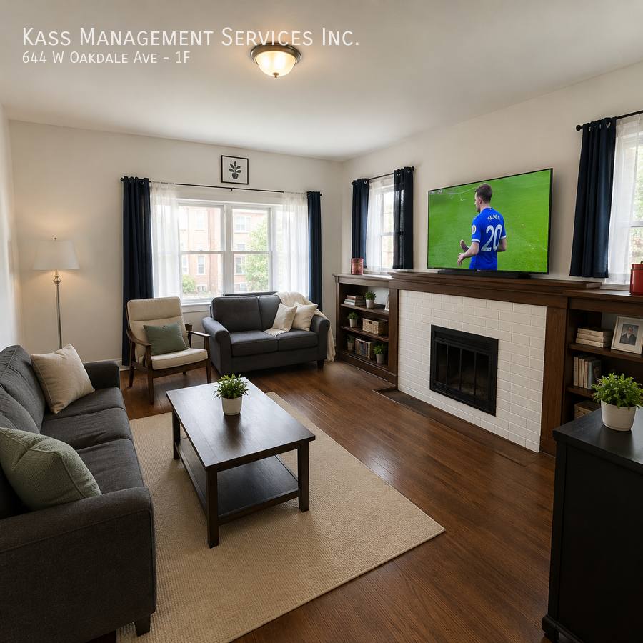 Apartment for rent at 644 W Oakdale Ave #1F, Chicago, IL 60613