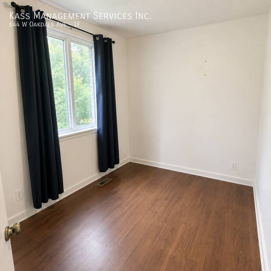 Apartment for rent at 644 W Oakdale Ave #1F, Chicago, IL 60613