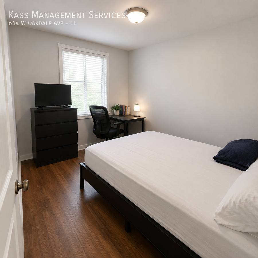 Apartment for rent at 644 W Oakdale Ave #1F, Chicago, IL 60613