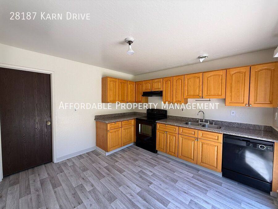House for rent at 28187 Karn Dr, Hayward, CA 94544