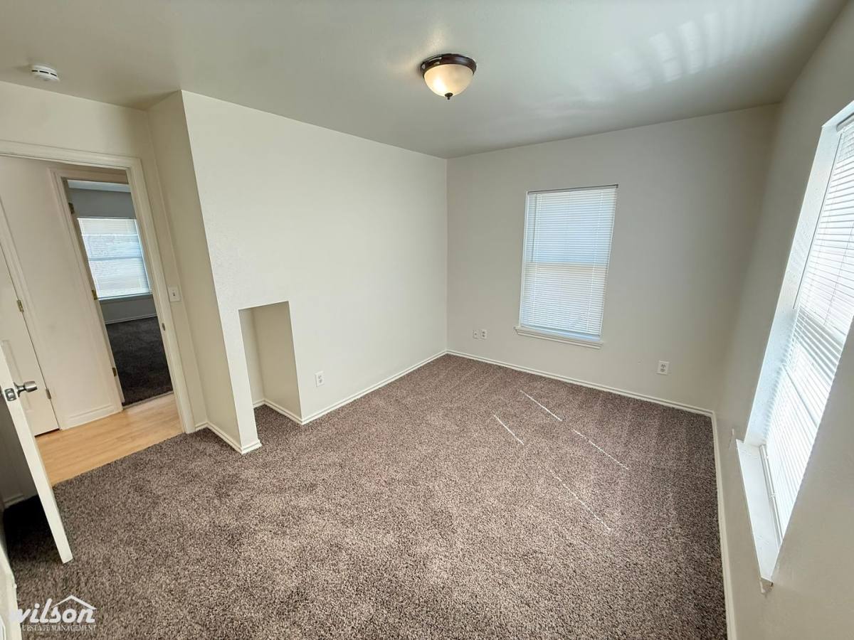 House for rent at 1005 S 33rd Ave, Yakima, WA 98902