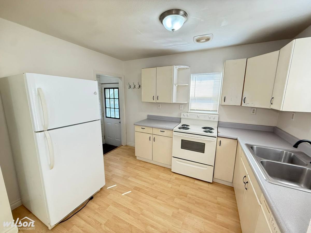 House for rent at 1005 S 33rd Ave, Yakima, WA 98902