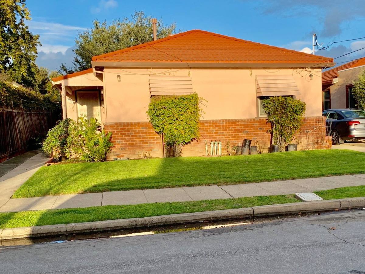 Apartment for rent at 630 N 16th St, San Jose, CA 95112