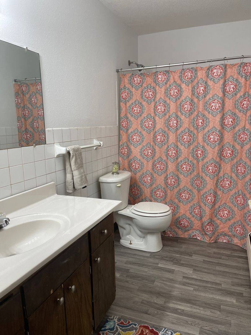 Apartment for rent at 904 Thomas Ave NE, Jamestown, ND 58401