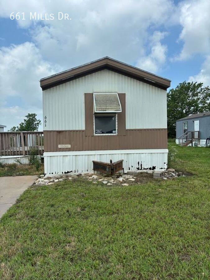 House for rent at 661 Mills Dr, Towanda, KS 67144