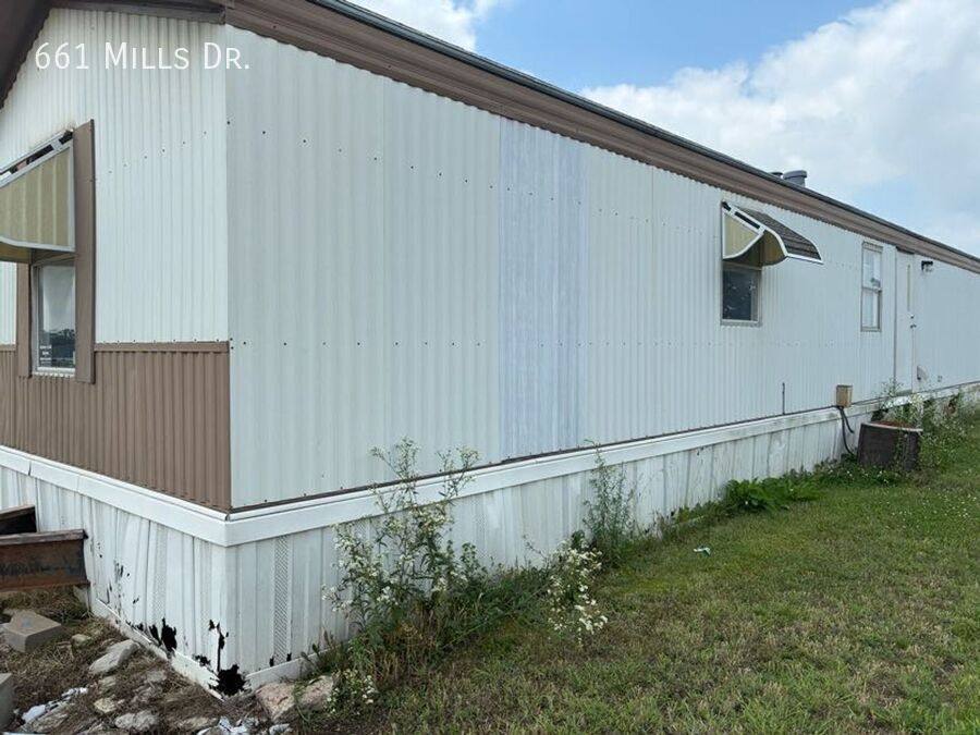 House for rent at 661 Mills Dr, Towanda, KS 67144