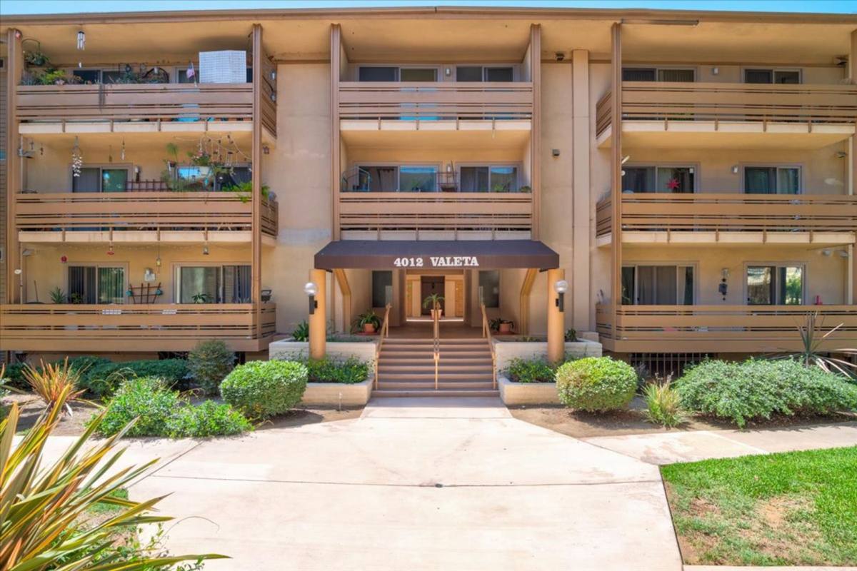 Condo for rent at 4012 Valeta St, San Diego, CA 92110