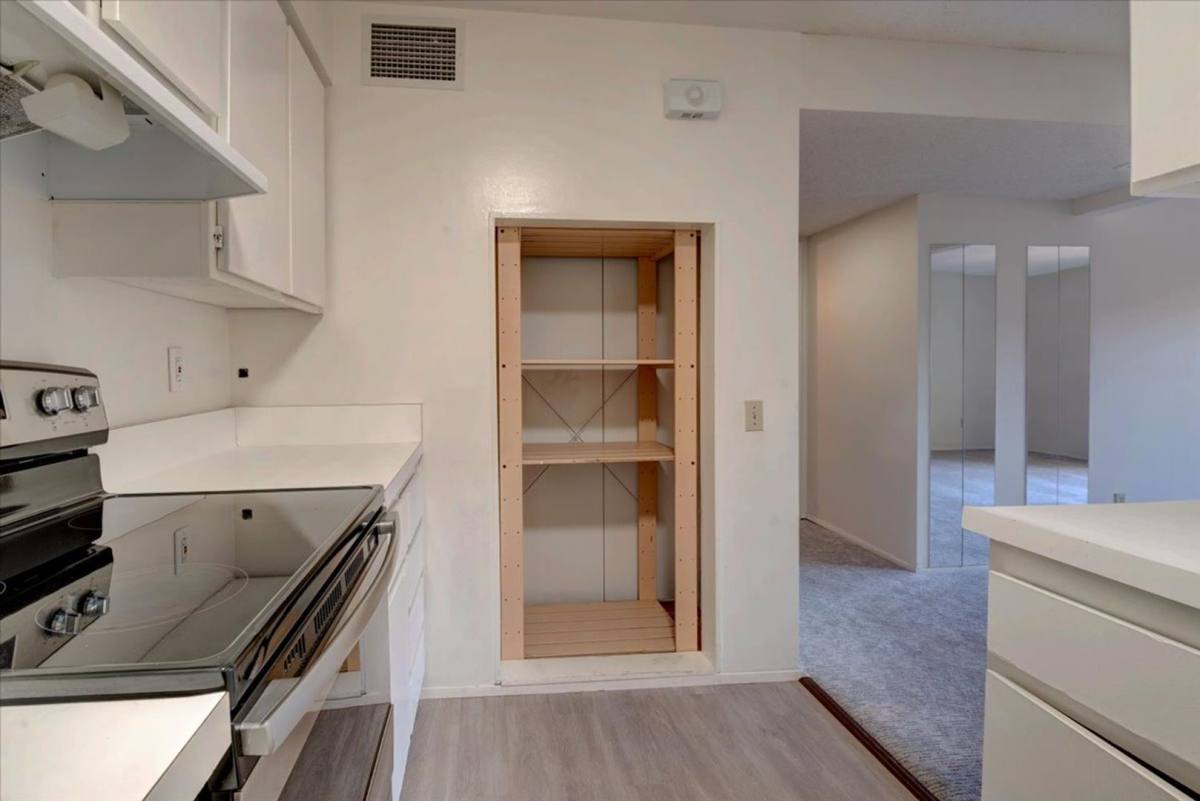 Condo for rent at 4012 Valeta St, San Diego, CA 92110
