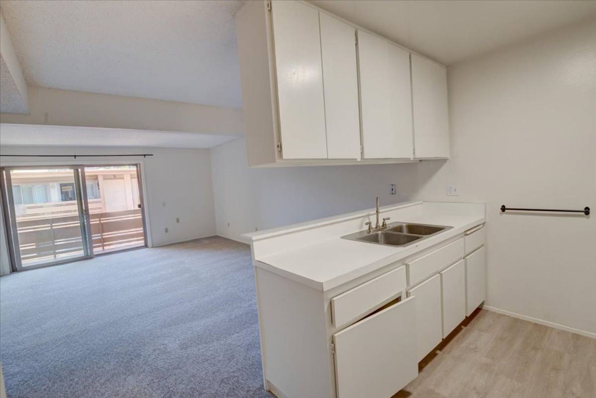 Condo for rent at 4012 Valeta St, San Diego, CA 92110