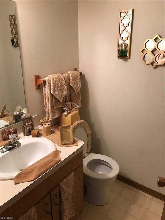 Apartment for rent at 6505 Snow Rd #REAR, Cleveland, OH 44129