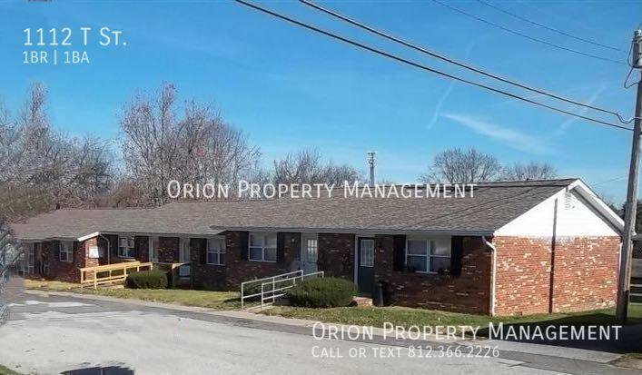Apartment for rent at 1112 T St, Bedford, IN 47421