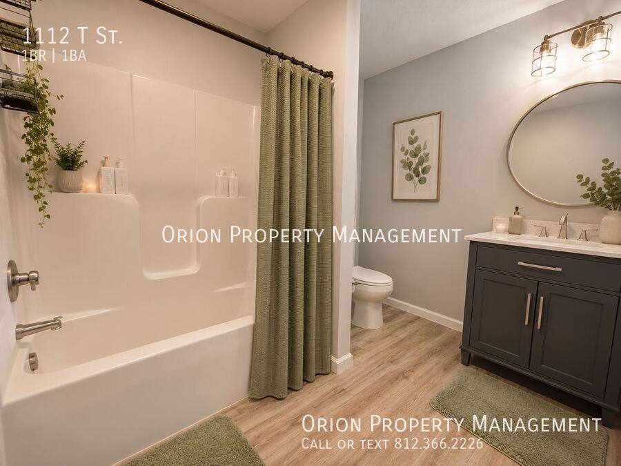 Apartment for rent at 1112 T St, Bedford, IN 47421