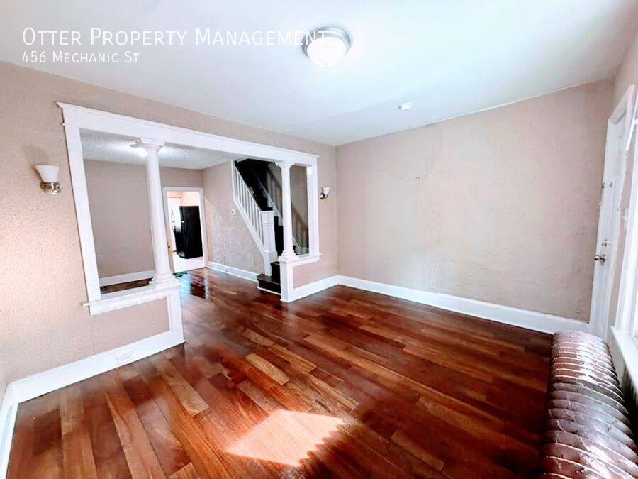 House for rent at 456 Mechanic St, Philadelphia, PA 19144