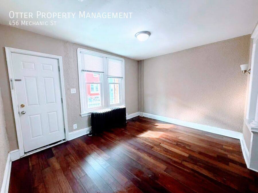 House for rent at 456 Mechanic St, Philadelphia, PA 19144