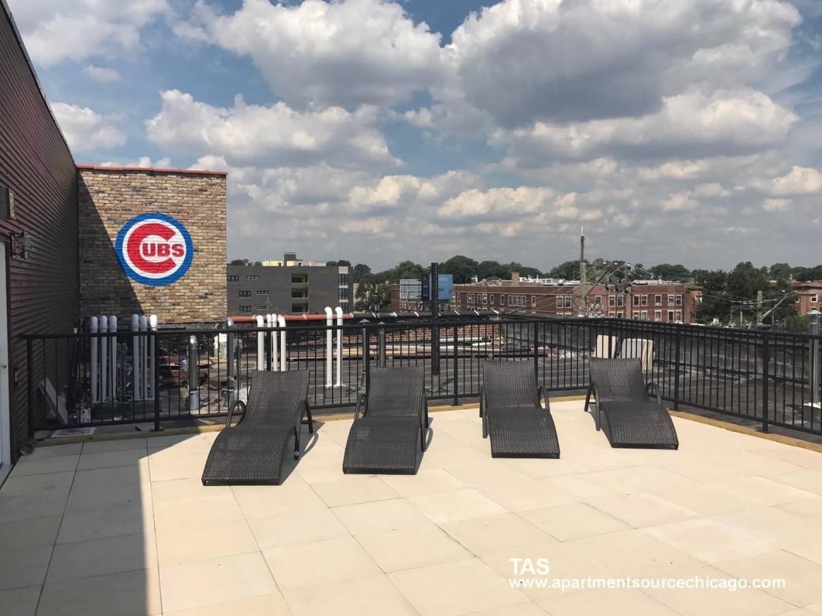 Condo for rent at 932 W Dakin St, Chicago, IL 60613
