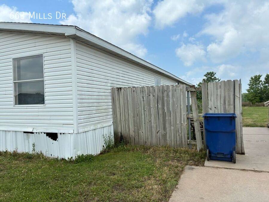 House for rent at 663 Mills Dr, Towanda, KS 67144