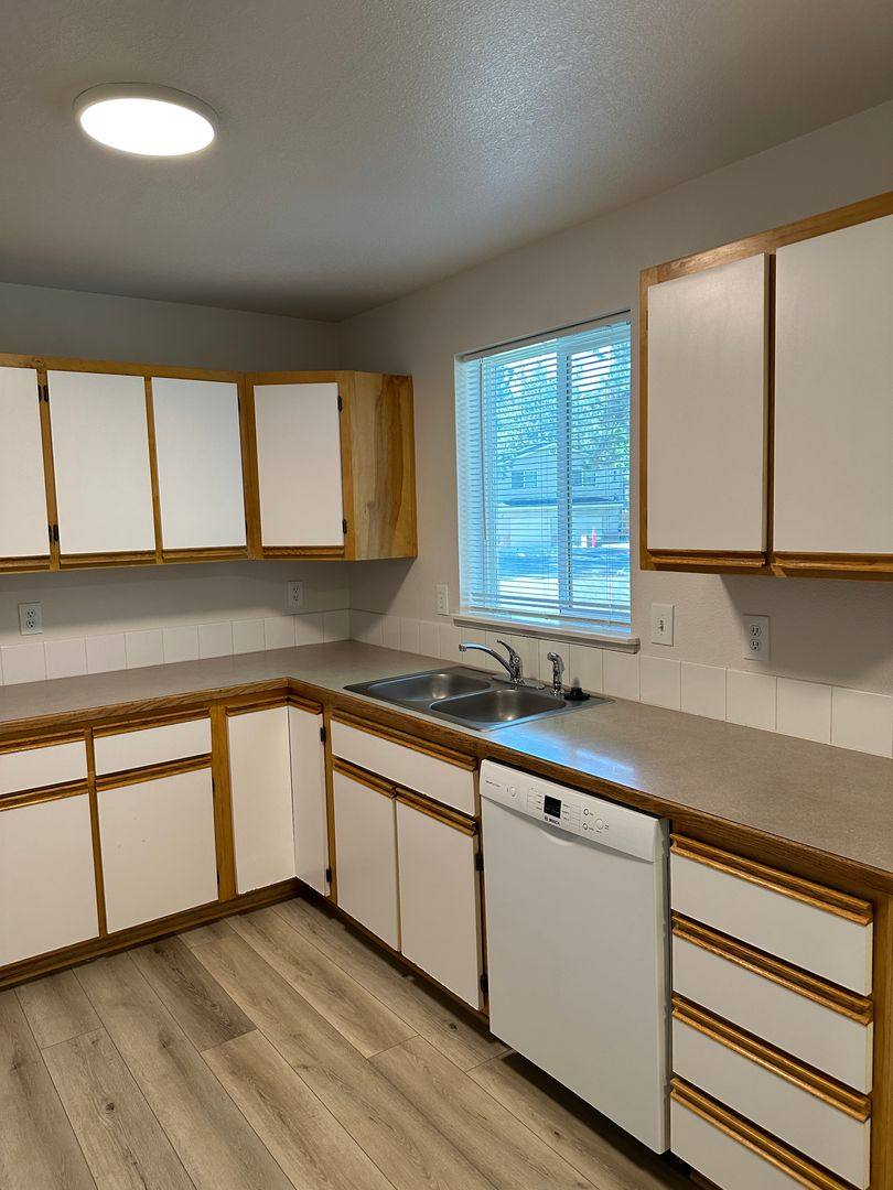 Condo for rent at 1550 NW Milwaukee Ave, Bend, OR 97703