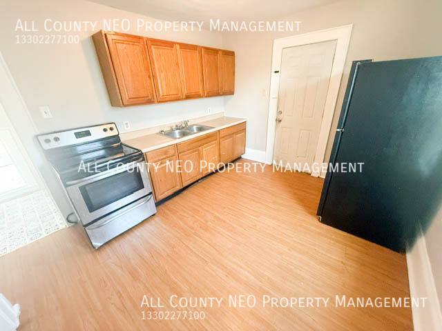 Apartment for rent at 859 Brown St #UP, Akron, OH 44311