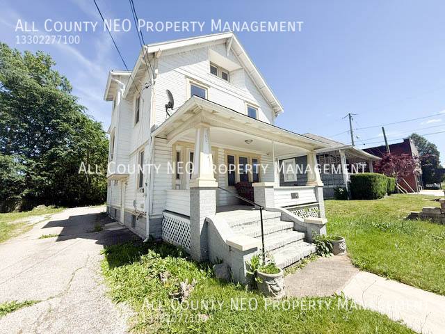 Apartment for rent at 859 Brown St #UP, Akron, OH 44311