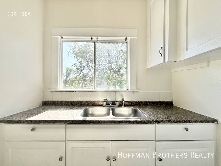 Apartment for rent at 429 W Cowles St, Long Beach, CA 90813